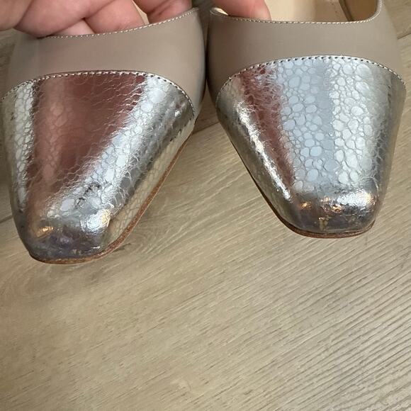 NEW DEE OCLEPPO Naples Cap Toe Slingback Pump In Beige/silver - Picture 3 of 6